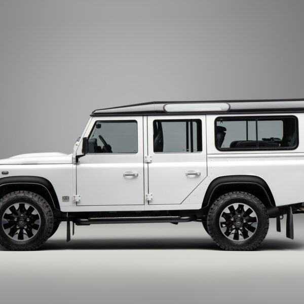 Defender dá uma segunda vida aos clássicos: agora até podem receber um V8 de 405 CV