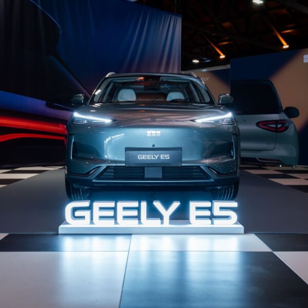 Geely estreia-se oficialmente em Portugal e traz uma surpresa: novo E2 chega ainda este ano
