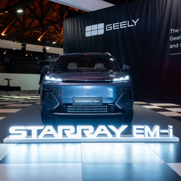 Geely estreia-se oficialmente em Portugal e traz uma surpresa: novo E2 chega ainda este ano