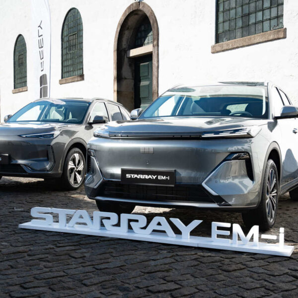 Geely estreia-se oficialmente em Portugal e traz uma surpresa: novo E2 chega ainda este ano