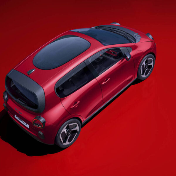 Renault prepara ofensiva em Paris: novo E-Space, Megane com 500 km e regresso do Gordini entre as novidades