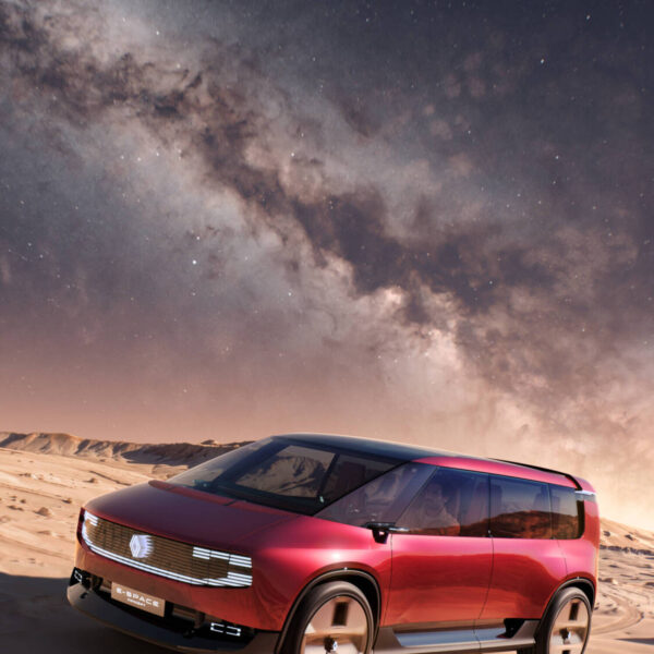 Renault prepara ofensiva em Paris: novo E-Space, Megane com 500 km e regresso do Gordini entre as novidades