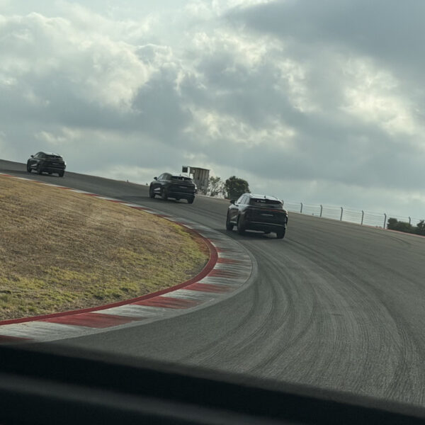 Ensaio. Driving Experience Omoda 9 SHS: o SUV híbrido plug-in que quer ser tratado como premium