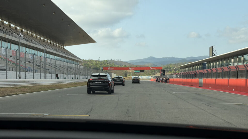 Ensaio. Driving Experience Omoda 9 SHS: o SUV híbrido plug-in que quer ser tratado como premium Ensaio. Driving Experience Omoda 9 SHS: o SUV híbrido plug-in que quer ser tratado como premium