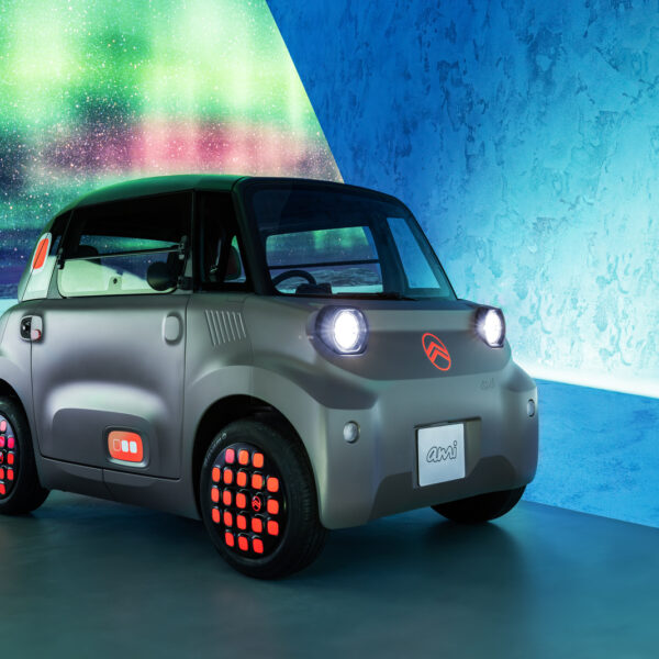 Do Citroën Ami ao Opel elétrico de 281 cv: Stellantis leva 23 modelos ao Porto