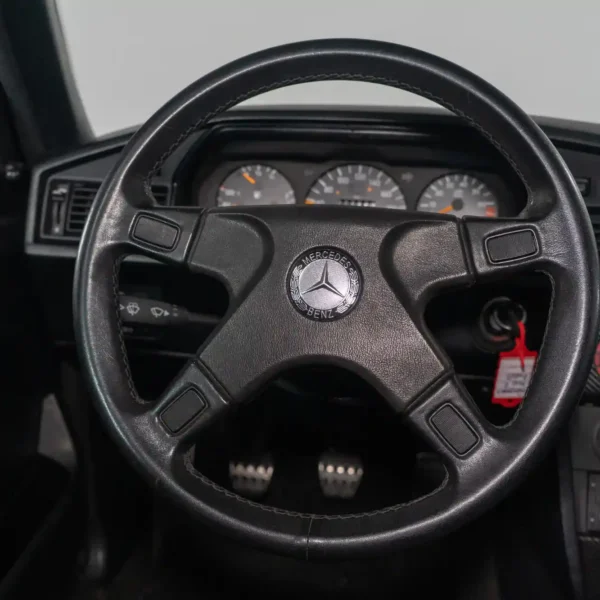 De clássico intocável a máquina de 700 cv: falámos com o empreendedor que reinventou o Mercedes 190E EVO II