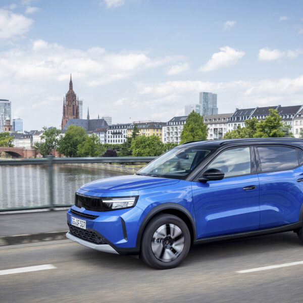 Opel leva mais de 800 cv à Fórmula E e revela o futuro das carrinhas elétricas no Auto Zürich 2026